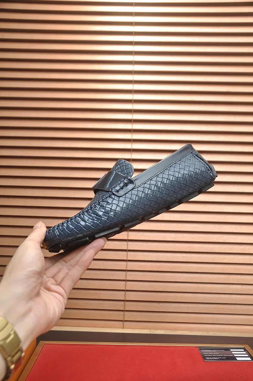 Men's men's shoes💰460💶 [LV Doudou shoes] (water-dyed cowhide lining) new model is on the market, available on the official website. The new Doudou shoes are processed into single-color materials, and the uppers are made of imported woven cowhide material. The body of the shoe is fully hemmed with mark thread, and is lined with imported original cowhide leather. The elegant shoe shape is super suitable for all-matching, and the size is 38-44.